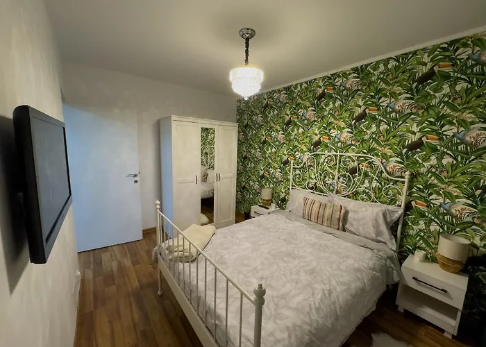 Jungle Home - Gara De Nord